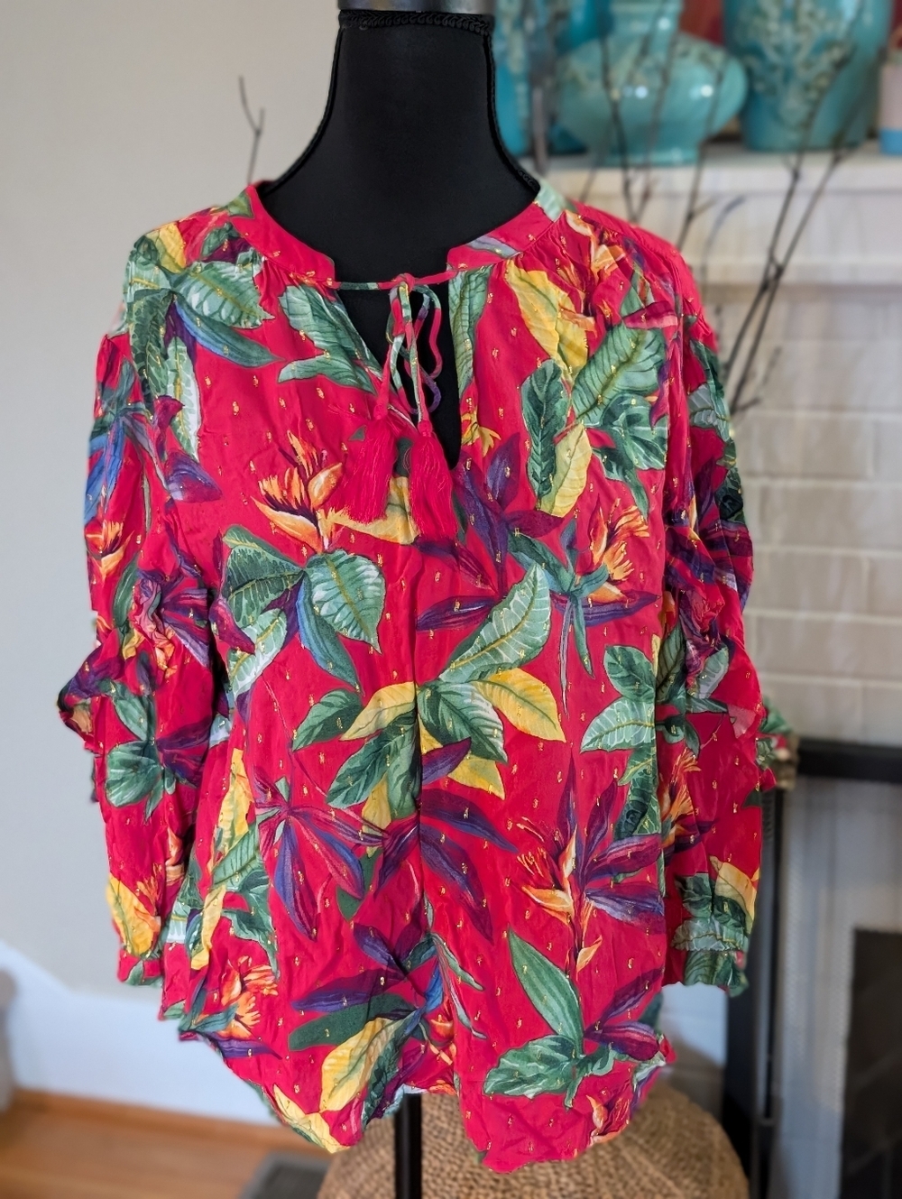 Chico’s Tropical Floral Blouse Women’s Size 2 (L) Magenta Tassel Tie Neck (G2)